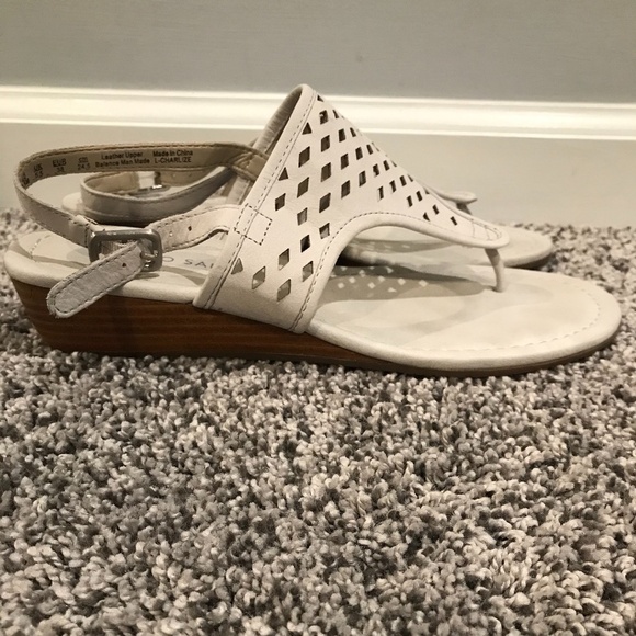 Franco Sarto Charlize Grey Leather Sandals - Picture 5 of 10